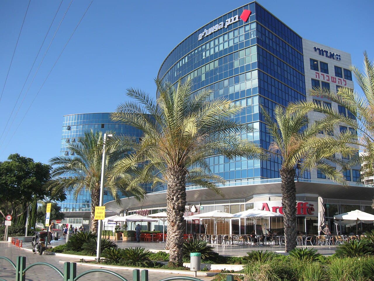 הבנקים נסגרים לפלסטינים, החקיקה תקועה